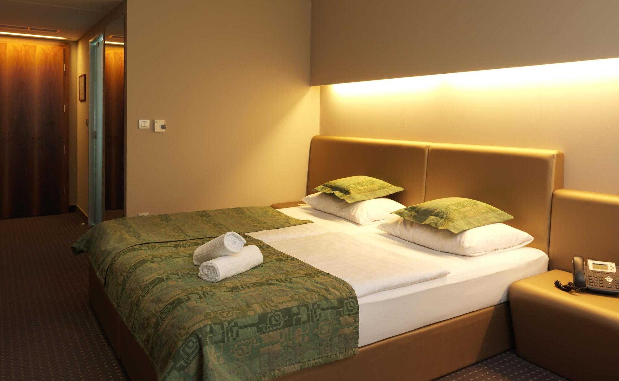 Hotel Thermana Park Lasko**** Superior Εξωτερικό φωτογραφία
