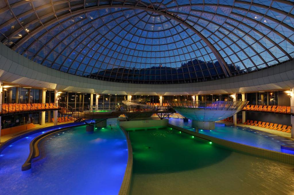 Hotel Thermana Park Lasko**** Superior Εξωτερικό φωτογραφία